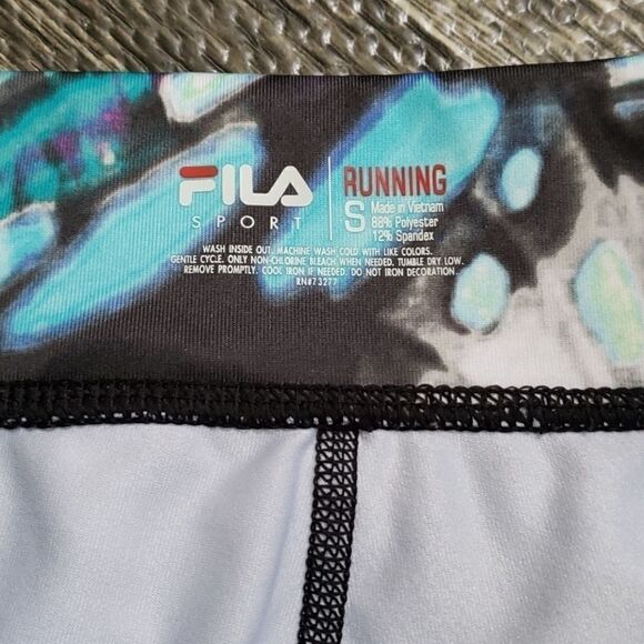 FILA SPORT ACTIVE PERFORMANCE RUNNING BUTTERFLY CAPRIS, SIZE SMALL - Picture 4 of 10